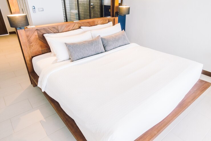 How Often Should You Replace Your Comforter? How To Wash It?